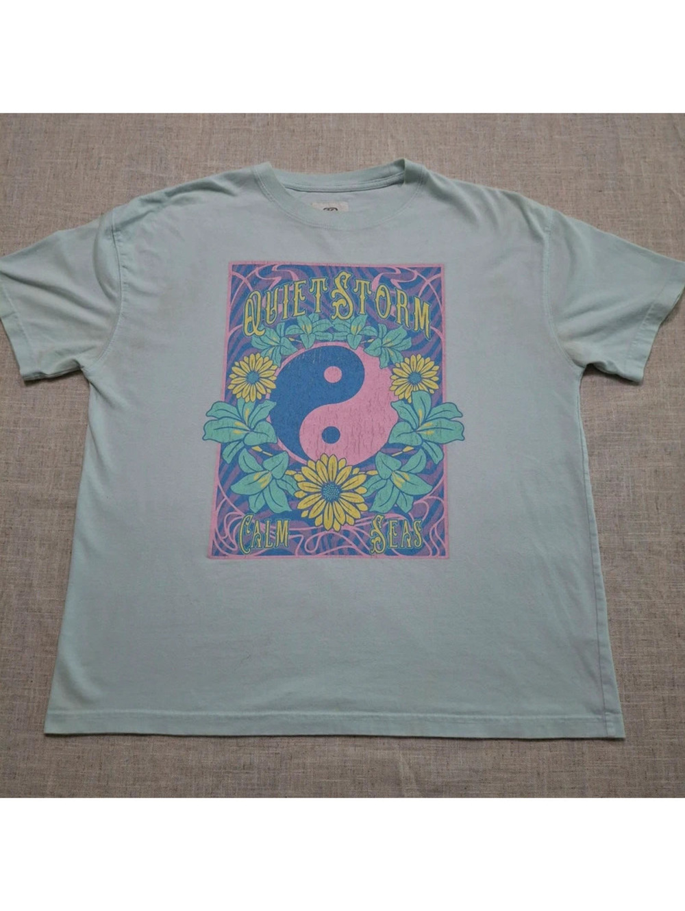 Quiet Storm Surf Shop XS Graphic Tee Yin Yang Floral Y2K Coastal Beach